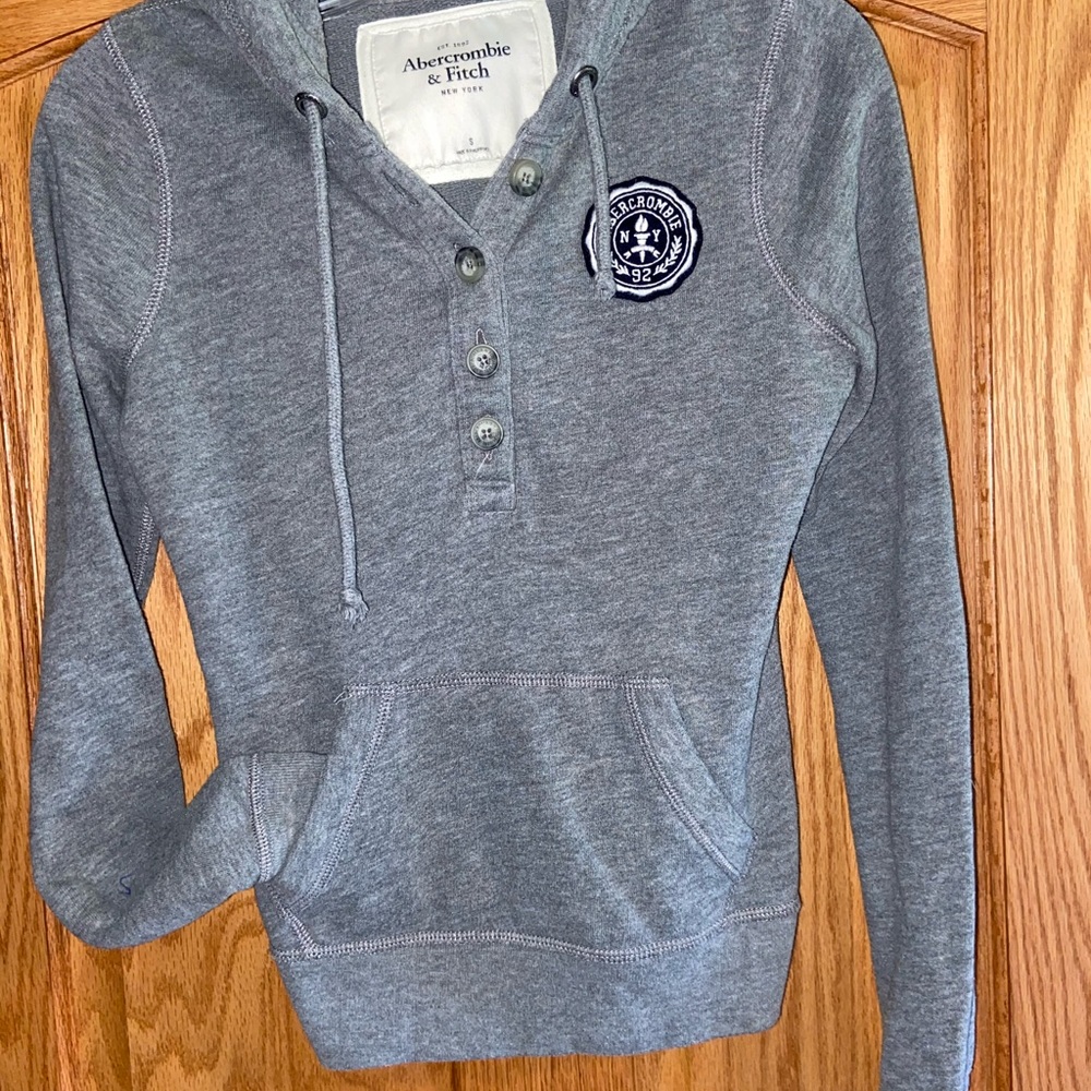 Grey A&F sweatshirt